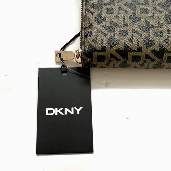 DKNY Bryant Zip Around Logo Continental Wallet NWT - Picture 3 of 11